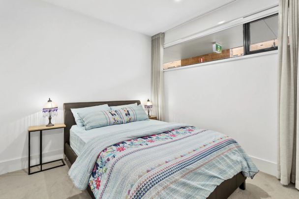 Modern Living on the Foreshore - Photo 1