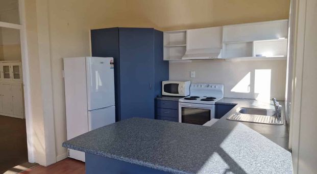 Spacious 2 bedroom apartment - a must see! - Photo 1