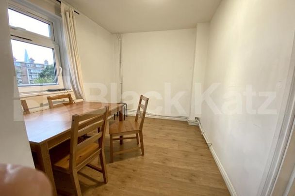 Arranged over two floors with wooden floors - Photo 1