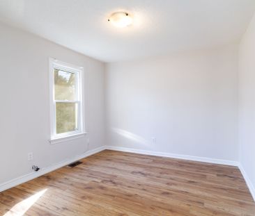 For Lease - 210 Cox Mill Road, Barrie, Ontario - Photo 4