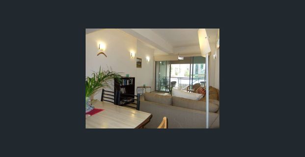 In GLEBE a lovely furnished 2/3 Bedroom Apartment. Close to Everything. - Photo 1