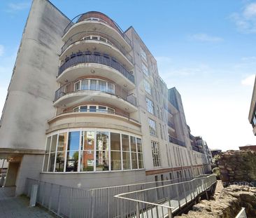2 bedroom apartment to rent Lower Canal Walk, Southampton, Hampshir... - Photo 2