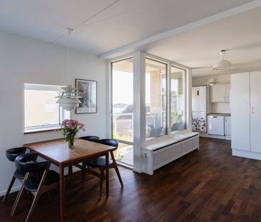 Lys og moderne lejlighed på 75 m² med udsigt over vandet - Photo 3