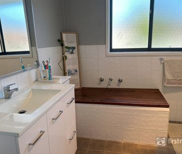 Spacious 3-Bedroom Duplex in the Girraween School Catchment - Photo 6