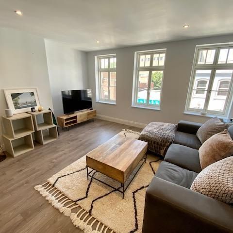 High Street, MAIDENHEAD - Photo 1