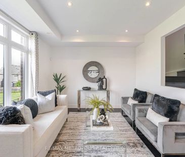 Condo Townhouse For Lease | W9246201 - Photo 3