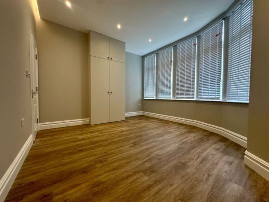 1 Bed Flat, The Rise, N13 - Photo 1
