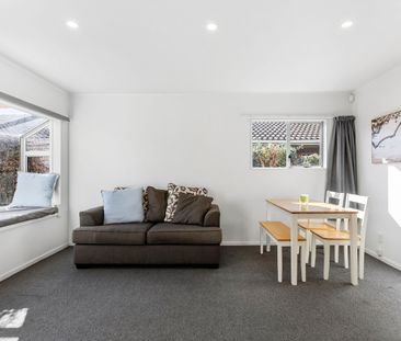 Cute and Central in Hillsborough. - Photo 4