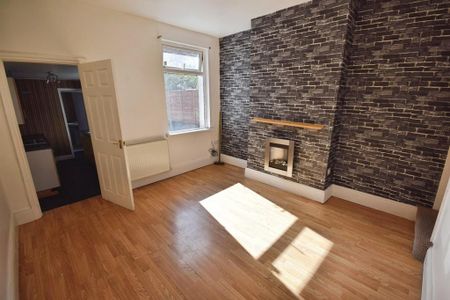 2 bedroom terraced house to rent - Photo 3