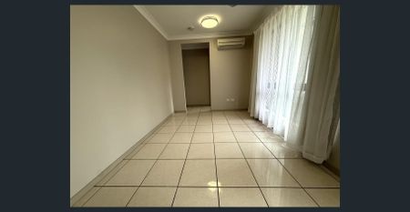 Spacious Family Living With Beautiful Mountain Views - Photo 4