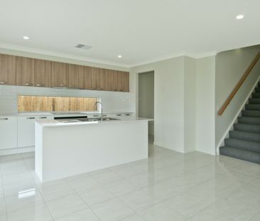 Stunning Family Home! - Photo 6