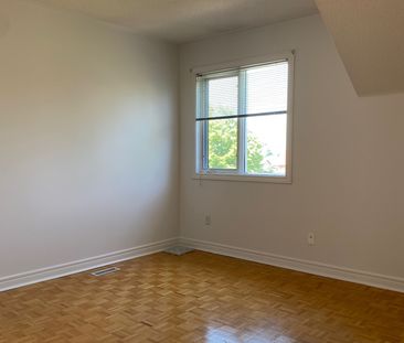 For Lease - 169 Matthew Drive Unit# Upper Level, Vaughan, Ontario - Photo 4