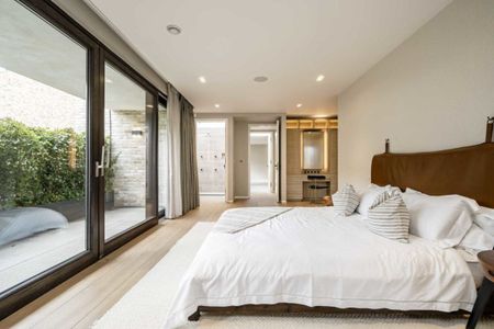 Victoria Mews, Notting Hill, W11 - Photo 2