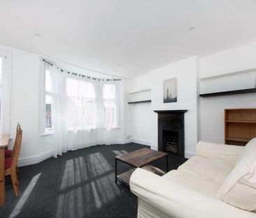 Whitestile Road, TW8 - Photo 1