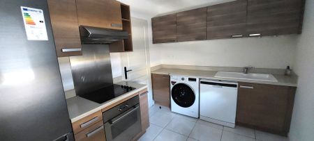 Location Appartement 3 pièces 72m² MARSEILLE 8ème - Photo 5