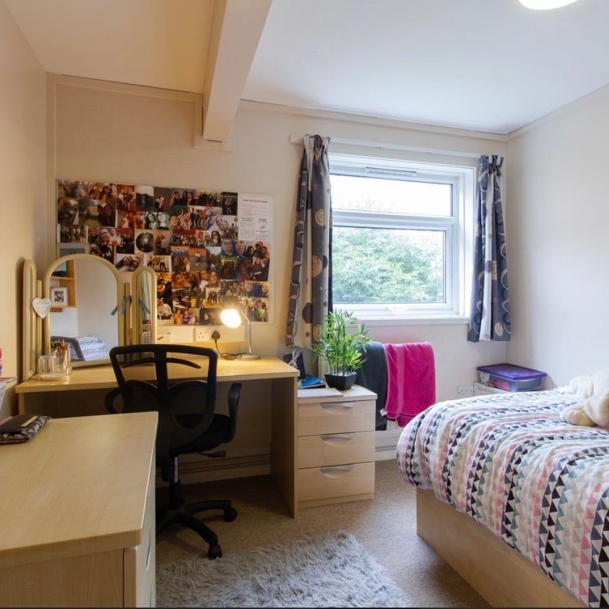 Room in a Shared House, Friary Road, B20 - Photo 1