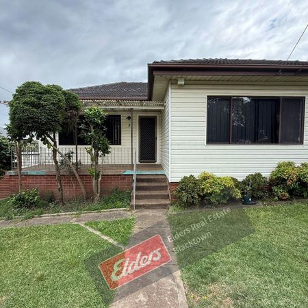 Immaculate 3-Bedroom Family Home – Prime Location! - Photo 4