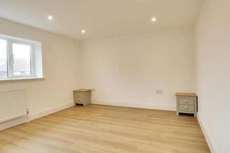 3 bedroom semi-detached house to rent - Photo 5