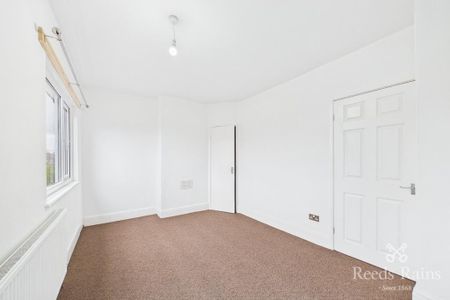 2 bedroom semi-detached house to rent - Photo 5
