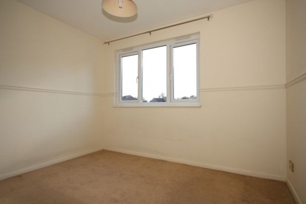 Hallington Close, Woking - Photo 1