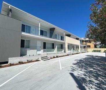 2 Bedroom 1 Bathroom Unfurnished Renovated Apartment - Photo 4