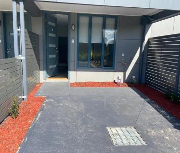 2/1 Brunswick Crescent, Craigieburn VIC 3064 - Photo 2