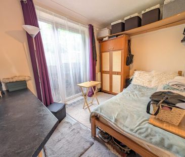 4 bedroom end of terrace house to rent - Photo 3