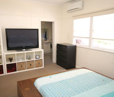 38 Walker Avenue, Morningside QLD 4170 - House For Rent | Domain - Photo 3