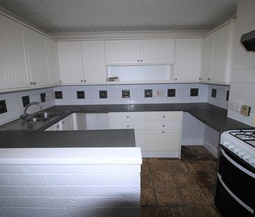 Astley Close, Redditch - Photo 6