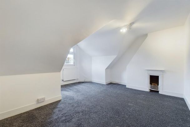 4 bedroom terraced house to rent - Photo 1