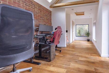 3 bedroom semi-detached house to rent - Photo 2