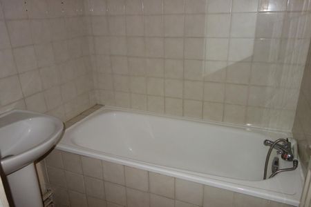 Location Appartement 3 pièces 49m² - Photo 2