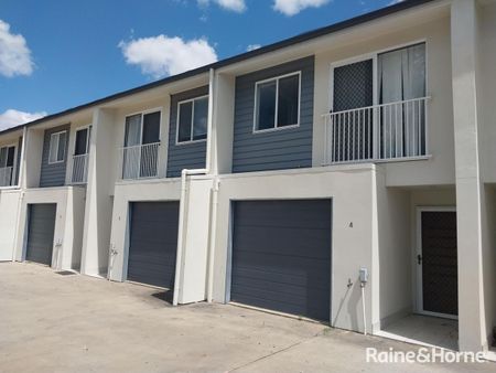 4/10 Menzies Court, Moranbah, QLD 4744 - Photo 4