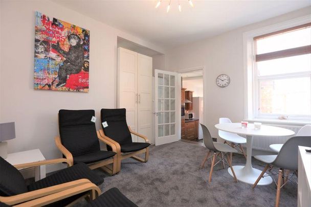 1 bedroom in a flat share to rent - Photo 1