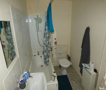 1 bed Studio Apartment - To Let - Photo 4