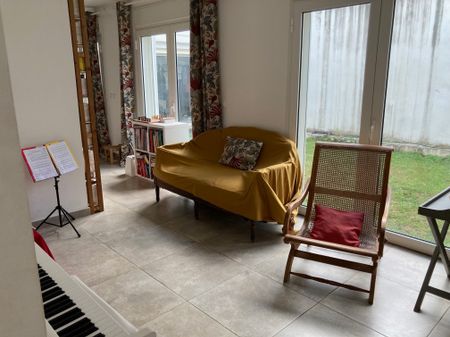 Location Appartement 6 pièces 147m² ST DENIS 97400 - Photo 4