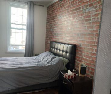 2 ½ dans le quartier Saint-Sauveur à Québec - Photo 1