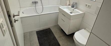Moderne 3-Zimmer Wohnung mit Einbauküche und TG-Stellplatz - Photo 1