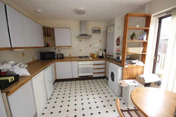 3 bedroom private hall to rent - Photo 1