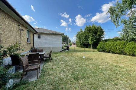 For Lease - 7 Goddard Street Unit# Bsmt B, Toronto, Ontario - Photo 2