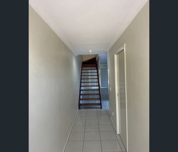 1/10 Menzies Court, Moranbah, Qld 4744 - Photo 1