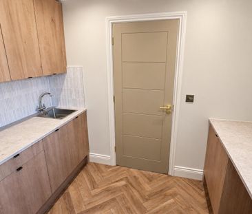 Rayleigh Avenue, Westcliff-On-Sea - Photo 6