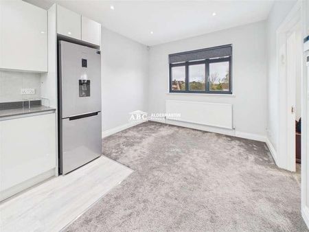 Fairmead Crescent, Edgware, HA8 - Photo 4