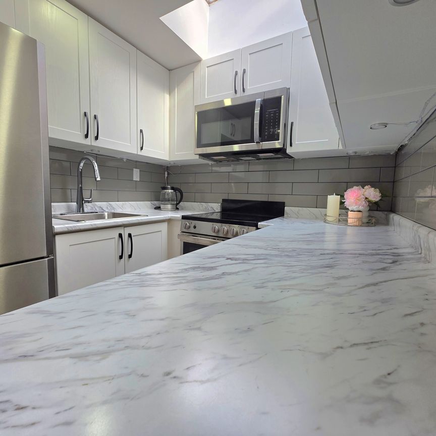 For Lease - 658 Dundas Street Unit# 2B, Toronto, Ontario - Photo 1