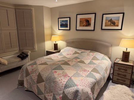 1 Bed Flat, Halford Road- Garden, SW6 - Photo 3