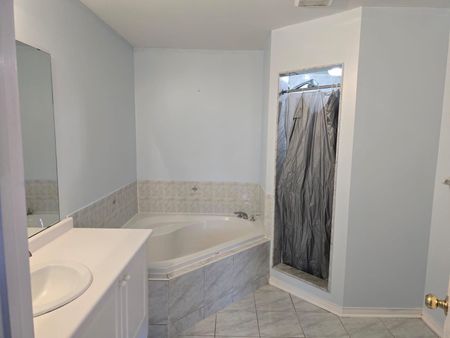 For Lease - 104 Sunfield Road Unit# Main, Toronto, Ontario - Photo 4