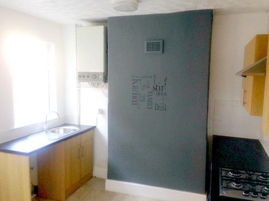 3 bedroom terraced house to rent - Photo 1