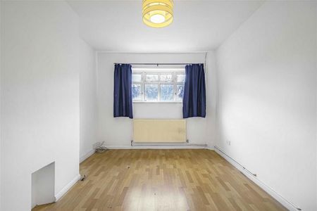 2 bedroom maisonette to rent - Photo 2