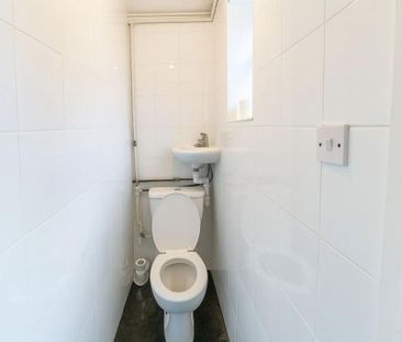 1 bedroom in a house share to rent - Photo 6