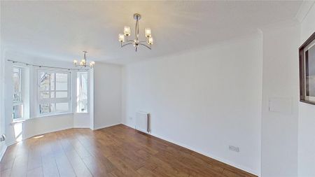 3 bedroom flat to rent - Photo 4